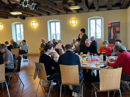 Politisch interessierte Bürgerinnen und Bürger I